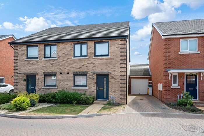 3 Bedroom Semi-Detached House For Sale In Dante Way, West Ewell, KT19