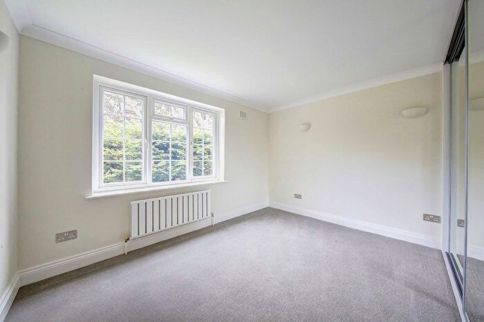 2 Bedroom Flat To Rent In Augustus Road, Wimbledon, SW19
