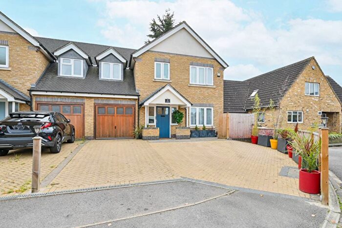 4 Bedroom Property For Sale In Robinsons Close, West Ealing, London, W13