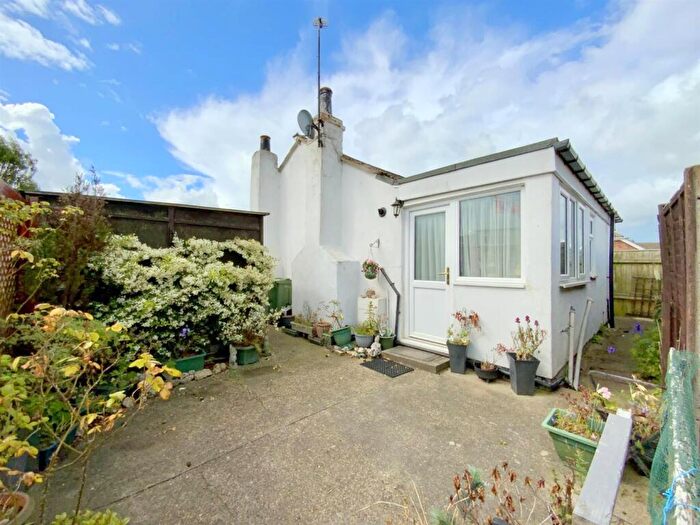 2 Bedroom Detached Bungalow For Sale In The Field, Old Clee, Grimsby, DN32