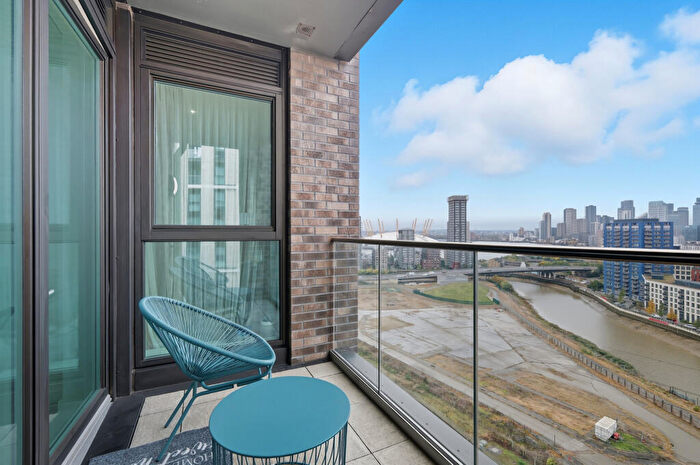 1 Bedroom Flat For Sale In Falconbrook Gardens, Canning Town, E16