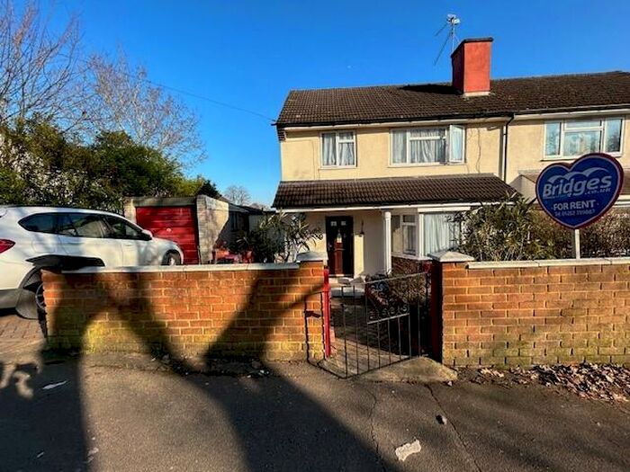 4 Bedroom House To Rent In Sand Hill, GU14
