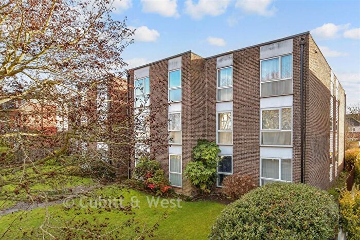 1 Bedroom Flat For Sale In Eaton Road, Sutton, Surrey, SM2