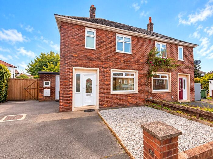 2 Bedroom Semi-Detached House To Rent In Queensway, Garforth, LS25