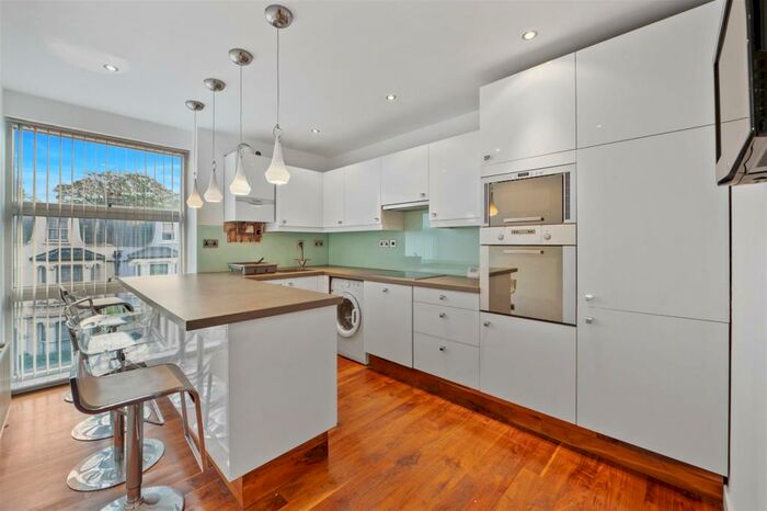 2 Bedroom Flat To Rent In Albion Road, N16