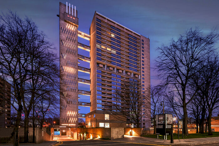 3 Bedroom Flat To Rent In Balfron Tower, Apartment, London, E14