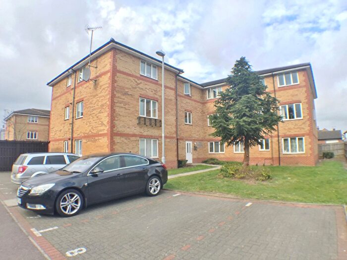 2 Bedroom Flat To Rent In Orchid Close, Luton, LU3