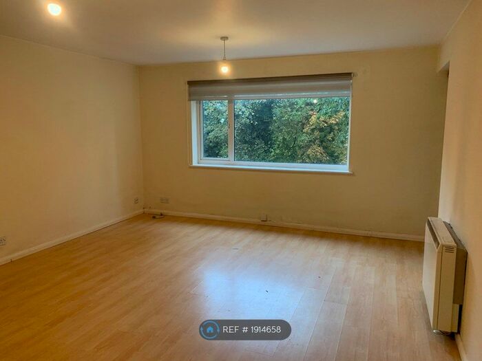 2 Bedroom Flat To Rent In Downs Road, Luton, LU1