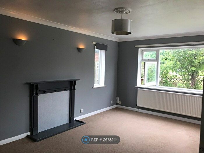 2 Bedroom Flat To Rent In Meadow Road, Ashford, TN23