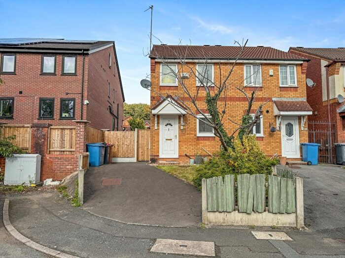 2 Bedroom Semi-Detached House For Sale In Tenbury Close, Salford, M6