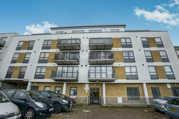 2 Bedroom Flat To Rent In Southend Lane, Sydenham, SE26
