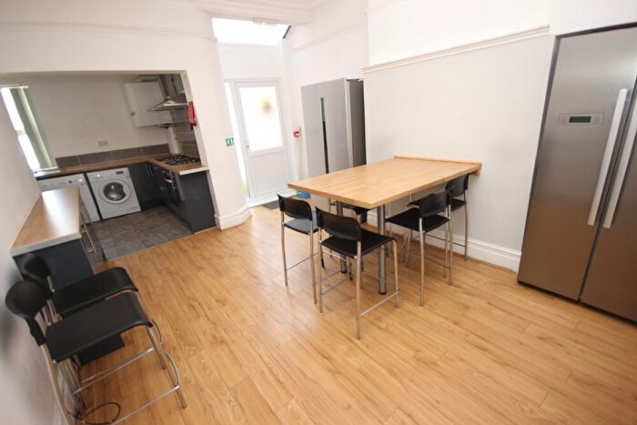 8 Bedroom Terraced House To Rent In Garmoyle Road, L15