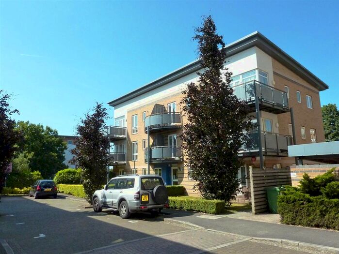 2 Bedroom Flat To Rent In Manhattan Place, Metropolitan Mews, Watford, WD18