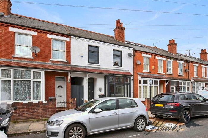 3 Bedroom Semi-Detached House To Rent In York Road, Brentford, Middlesex, TW8