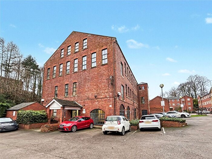 2 Bedroom Flat For Sale In Flat, Victoria Court, Victoria Mews, Morley, Leeds, West Yorkshire, LS27