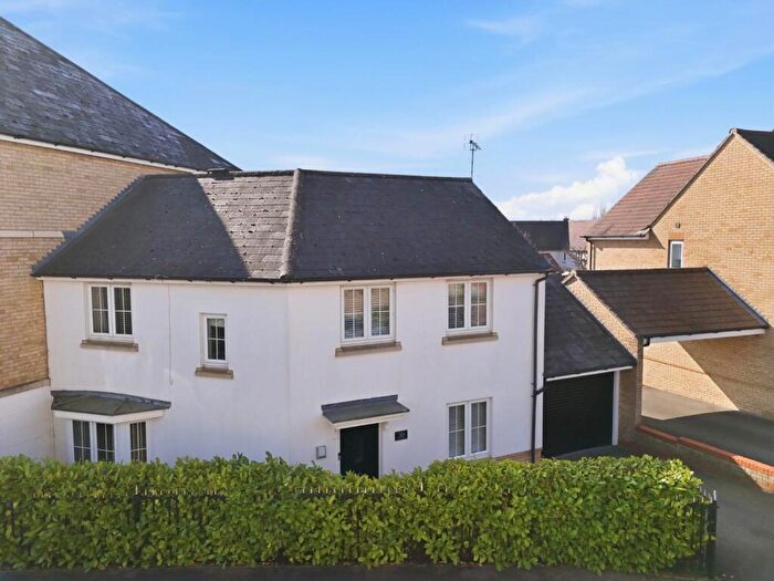 3 Bedroom End Of Terrace House For Sale In Matilda Way, Flitch Green, Dunmow, CM6