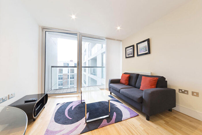 1 Bedroom Flat To Rent In Lanterns Way, Canary Wharf, E14