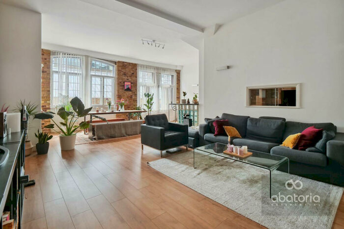 2 Bedroom Apartment To Rent In Telfords Yard, London, E1W