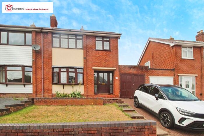 3 Bedroom Semi-Detached House To Rent In Sutherland Road, Walsall, WS6