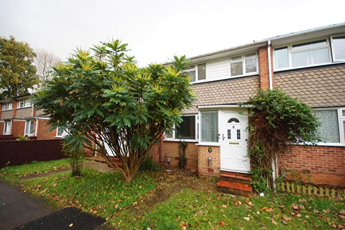 3 Bedroom Terraced House To Rent In Elvaston Way, Tilehurst, RG30