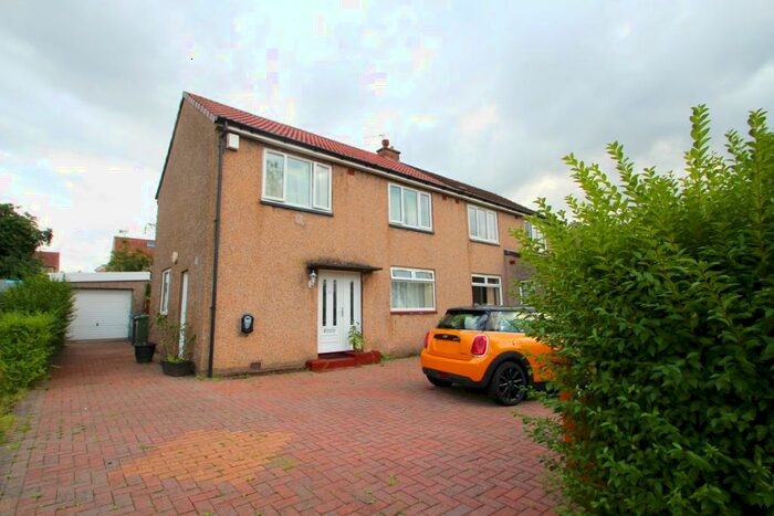 3 Bedroom House To Rent In Boghead Road, Lenzie, G66