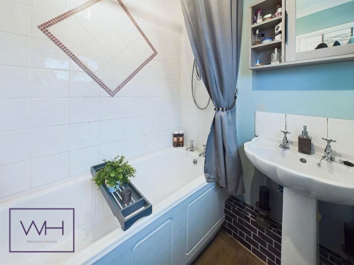 3 Bedroom Terraced House For Sale In Stonehill Rise, Scawthorpe, Doncaster, DN5