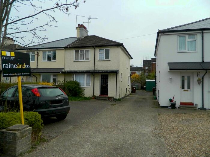 3 Bedroom Semi-Detached House To Rent In Cranborne Road, Potters Bar, EN6