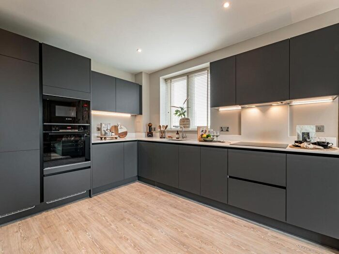 2 Bedroom Flat For Sale In Kent Avenue, Dagenham, RM9