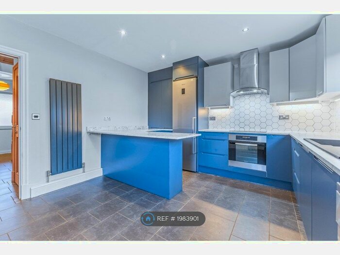 4 Bedroom Detached House To Rent In Swinton, Manchester, M27