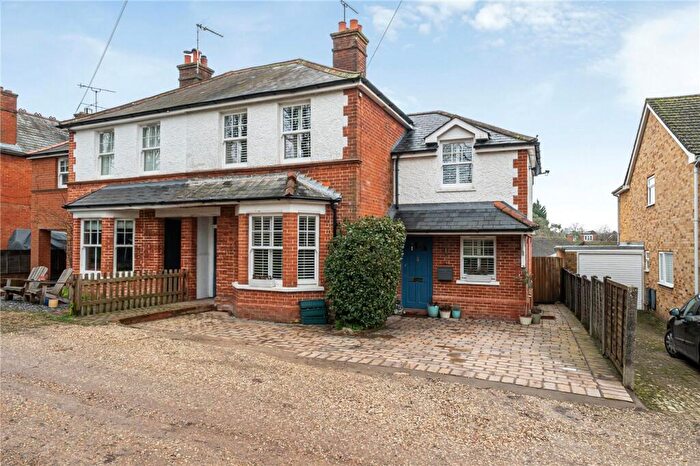 4 Bedroom Semi Detached House For Sale In West End Grove, Farnham, Surrey, GU9
