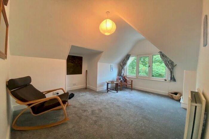 1 Bedroom Flat To Rent In Gore Park Avenue, Eastbourne, BN21