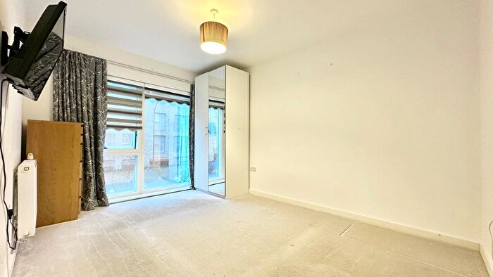 3 Bedroom Maisonette To Rent In Magellan Boulevard, London, E16