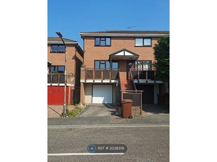 2 Bedroom Maisonette To Rent In Hewitt Close, Gillingham, ME7