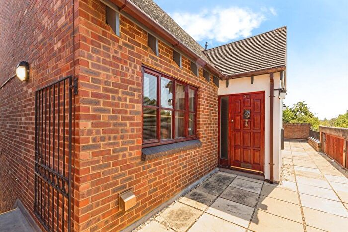 1 Bedroom Apartment For Sale In Maiden Lane Centre, Lower Earley, Reading, RG6
