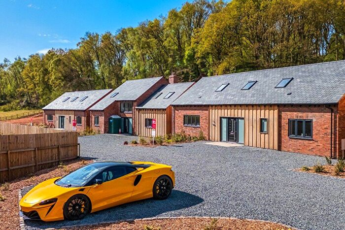 4 Bedroom Detached House For Sale In Bridgnorth Road, Kidderminster, Worcestershire, DY11