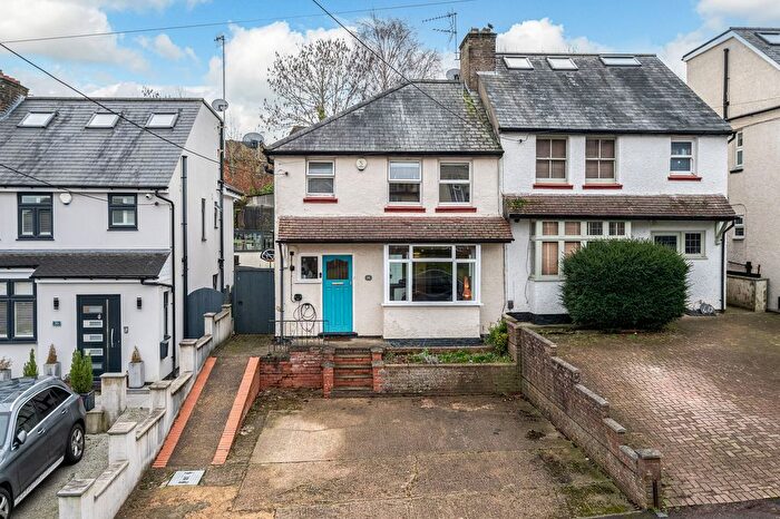 4 Bedroom Semi Detached House For Sale In Woodlands Avenue, Berkhamsted, HP4