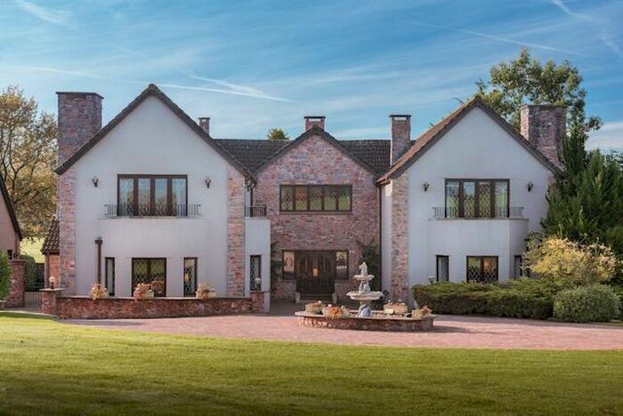 4 Bedroom Detached House For Sale In Westcott, Cullompton, EX15