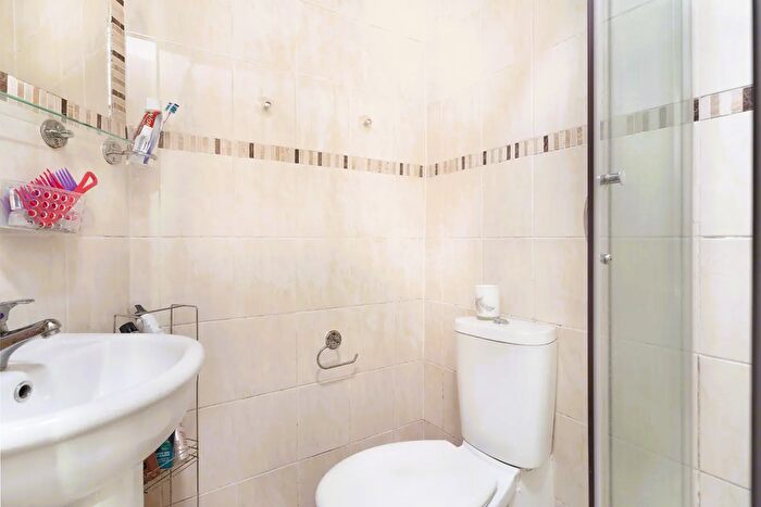1 Bedroom Flat To Rent In Wulfstan Street, London, W12