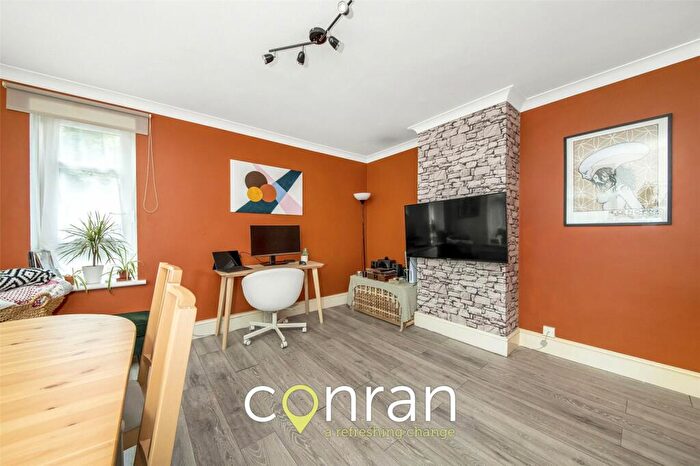 2 Bedroom Apartment To Rent In Gooding House, Valley Grove, SE7