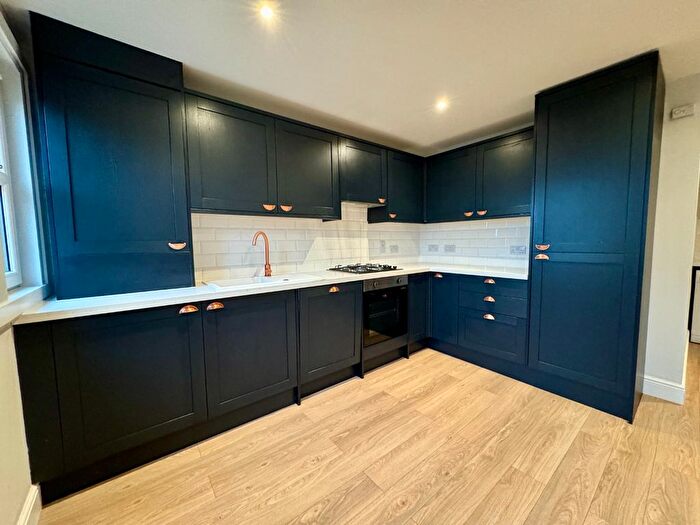 2 Bedroom Flat To Rent In Forest Road, West End, Aberdeen, AB15