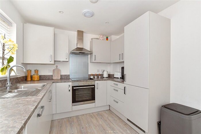 3 Bedroom Semi-Detached House For Sale In Oriel Road, Horsham, West Sussex, RH12