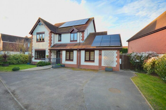 6 Bedroom Detached House To Rent In Bridport Way, Braintree, CM7