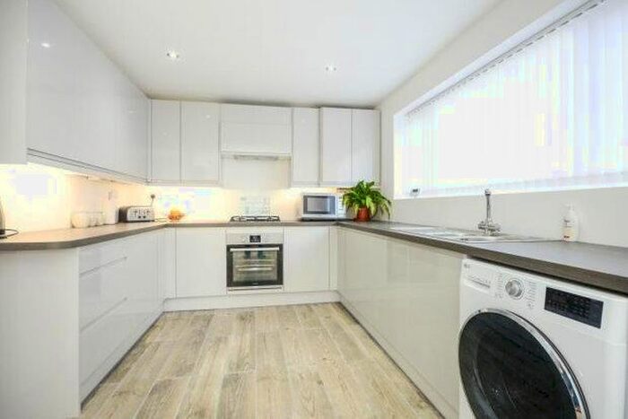 3 Bedroom Semi-Detached House To Rent In Caunts Crescent, Sutton-In-Ashfield, NG17