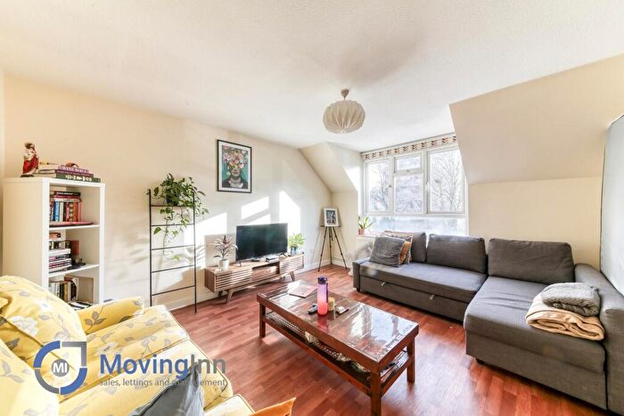2 Bedroom Flat For Sale In Ingrave Street, Clapham Junction, SW11
