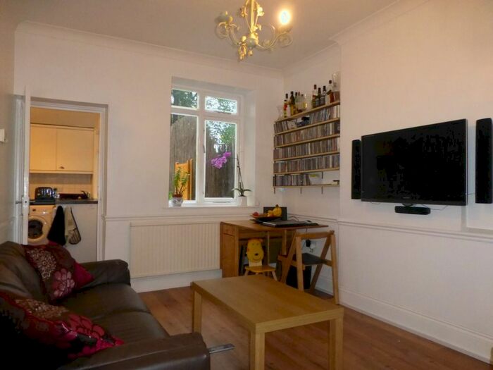 2 Bedroom Maisonette To Rent In Cherington Road, London, W7