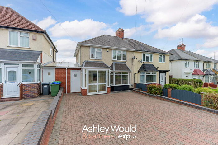 3 Bedroom Semi-Detached House For Sale In Bernard Road, Oldbury, B68