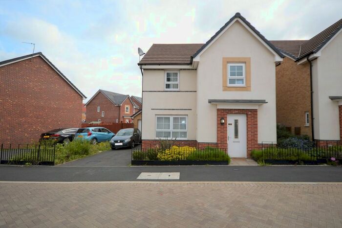 4 Bedroom Detached House To Rent In Columbia Crescent, Wolverhampton, West Midlands, WV10