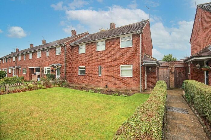 3 Bedroom End Terrace House To Rent In Talbot Road, Hatfield, AL10