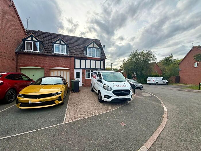2 Bedroom End Of Terrace House To Rent In Purleigh Avenue, Worcester, WR4