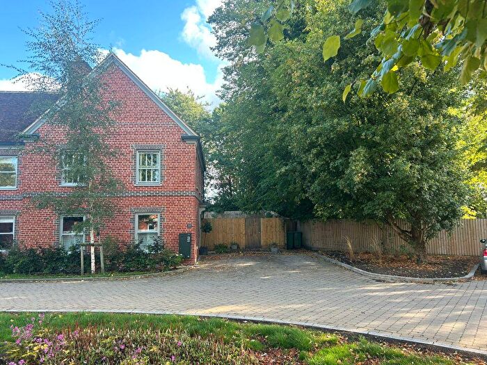 3 Bedroom Semi-Detached House For Sale In Park Lane, Chiseldon, Swindon, SN4